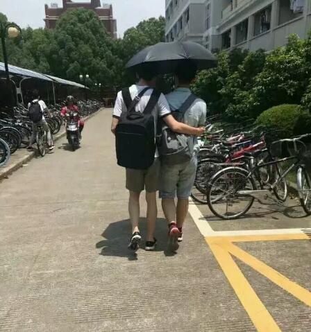 学生党玩社群“滴滴打伞”赚钱方法